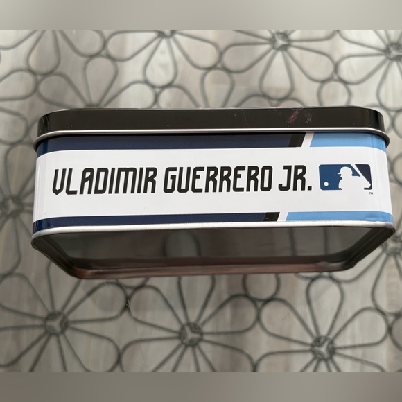 Vladimir Guerrero Jr 2025 Blue Jays Collector Tin With 60 Star Baseball Cards - Picture 2 of 2